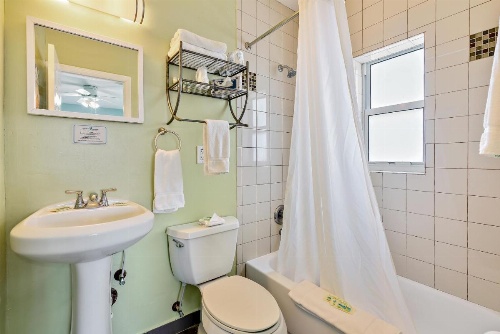 Hollywood Beachside Boutique Suites image 19