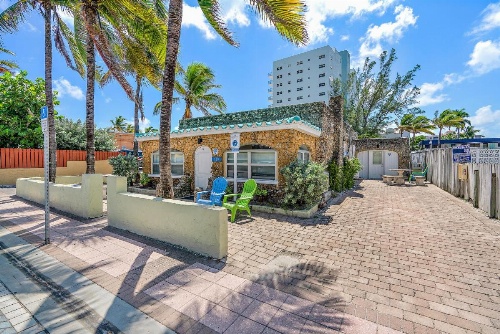 Hollywood Beachside Boutique Suites image 27