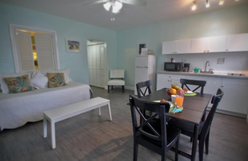 Hollywood Beachside Boutique Suites image 38