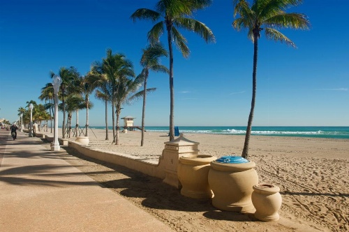 Hollywood Beachside Boutique Suites image 5